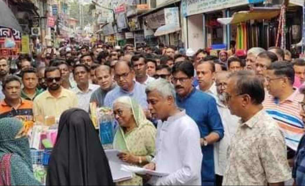 যশোরে ভোট বর্জনের আহ্বানে বিএনপির লিফলেট বিতরণ