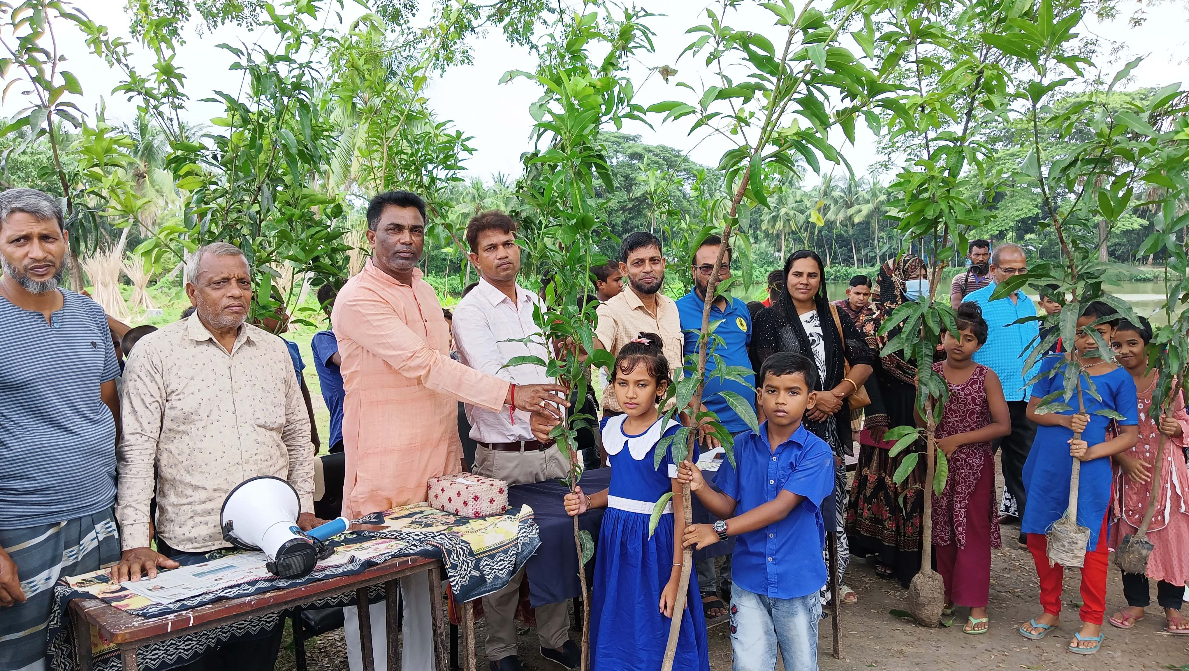 কেশবপুরে মা সমাবেশ ও গাছের চারা বিতরণ