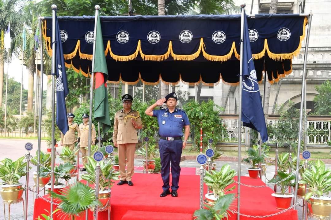 আইজিপি ড. বেনজীর আহমেদকে আনুষ্ঠানিক বিদায়