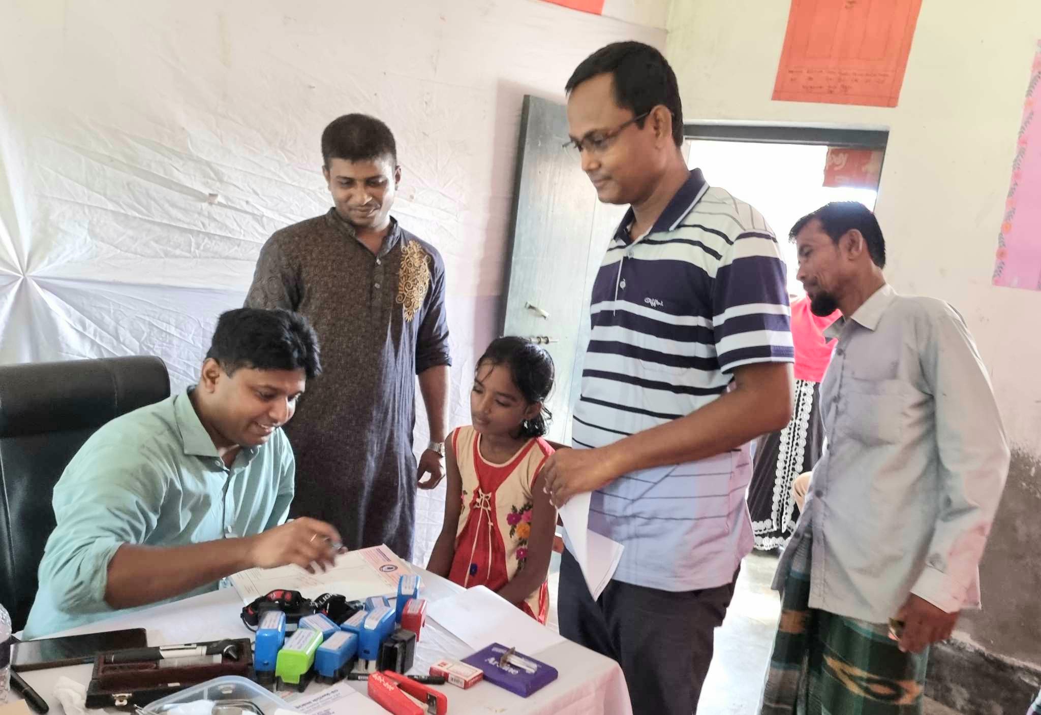 কেশবপুরের গড়ভাঙ্গায় ক্রিকেট কাউন্সিলের আয়োজনে ফ্রি স্বাস্থ্য ক্যাম্প অনুষ্ঠিত 