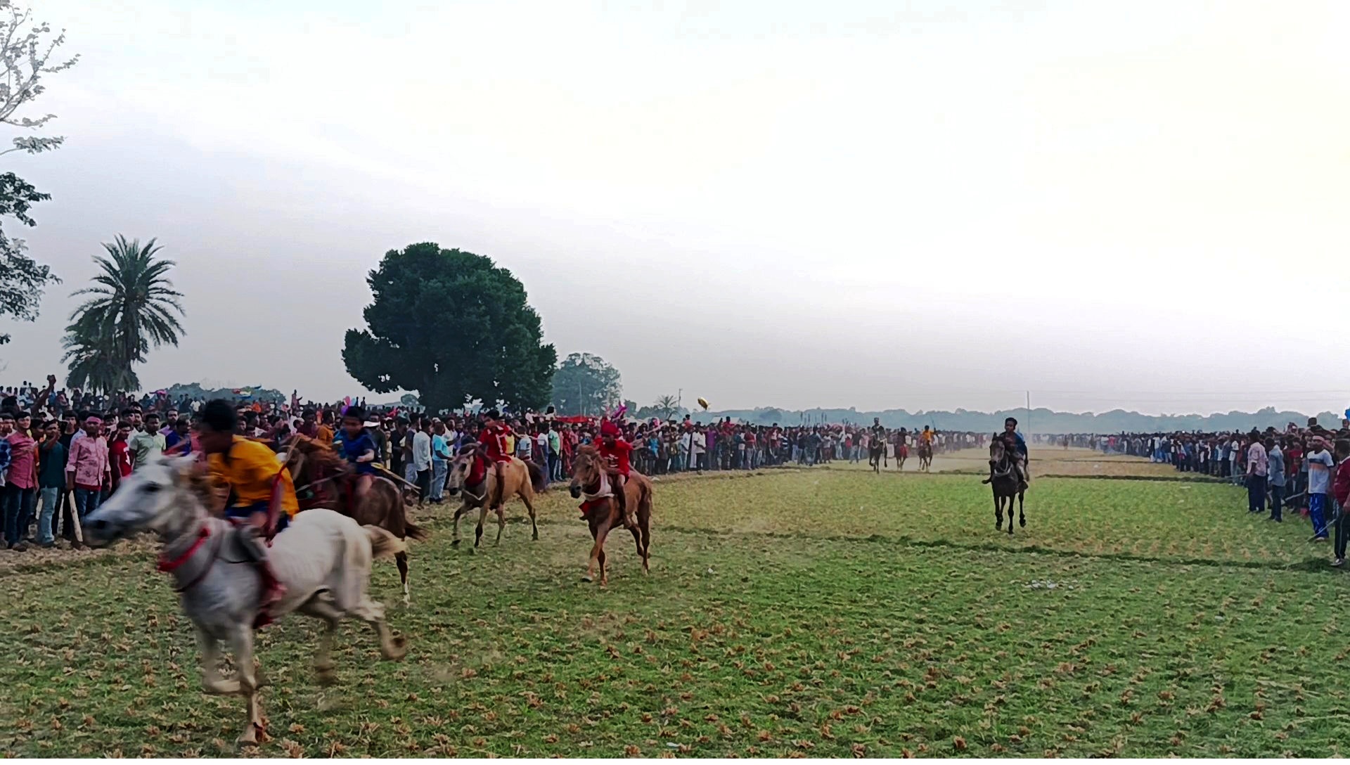 কেশবপুরে ঐতিহ্যবাহী ঘোড়দৌড় প্রতিযোগিতা অনুষ্ঠিত