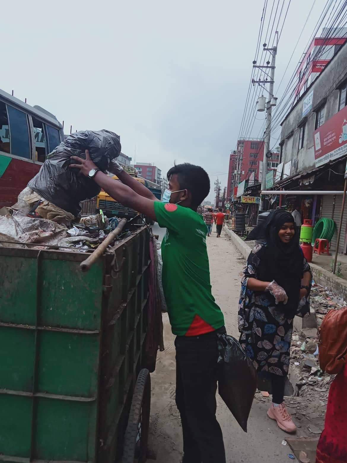 গাজীপুর সিটি কর্পোরেশন ও সেচ্ছাসেবী সংগঠন বিডি ক্লিনের যৌথ উদ্যোগে পরিছন্নতা কার্যক্রম শুরু