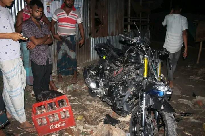 নড়াগাতীতে আধিপত্য বিস্তারকে কেন্দ্র করে দু’গ্রুপের সংঘর্ষ