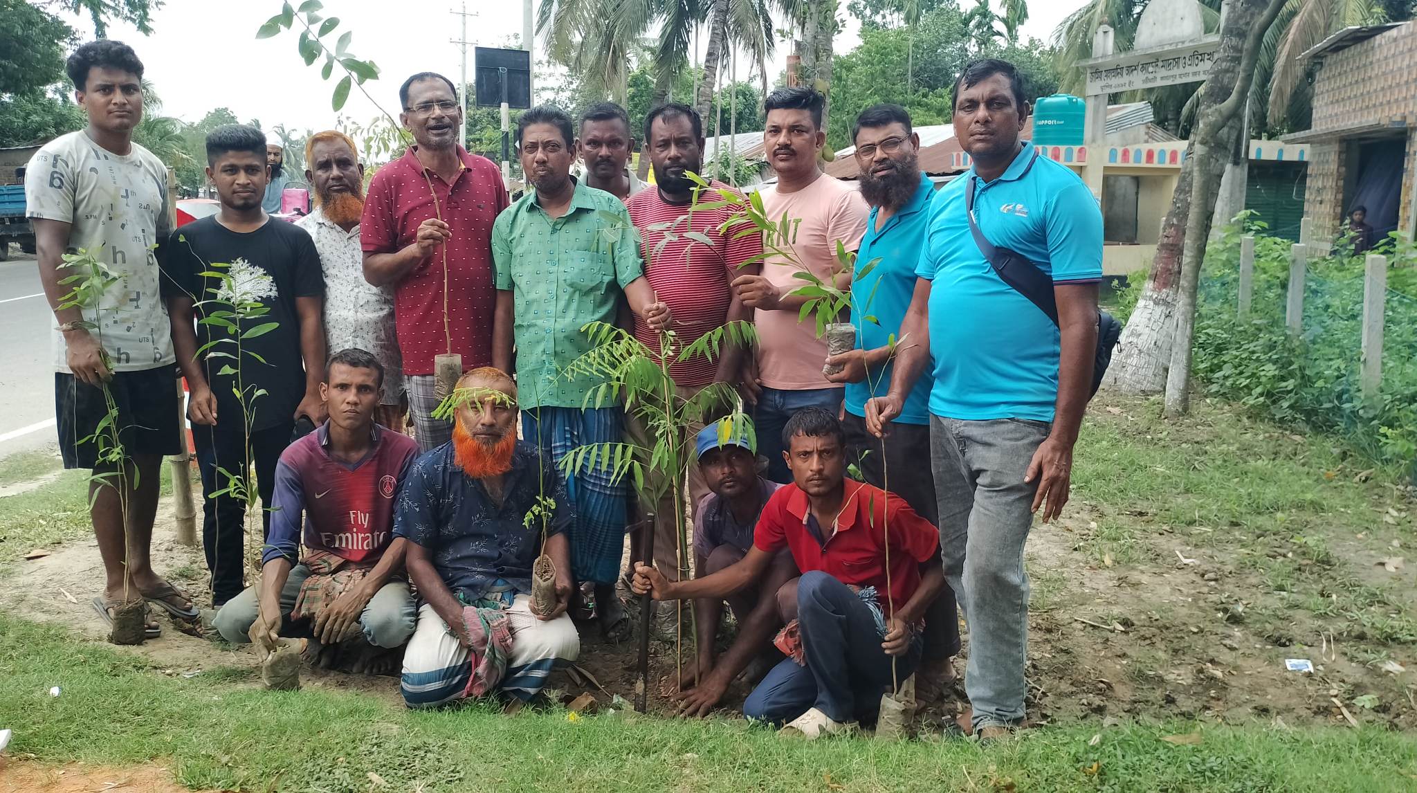 যশোরে সামাজিক বনায়ন সমিতির উদ্যোগে বৃক্ষরোপণ   উদ্বোধন